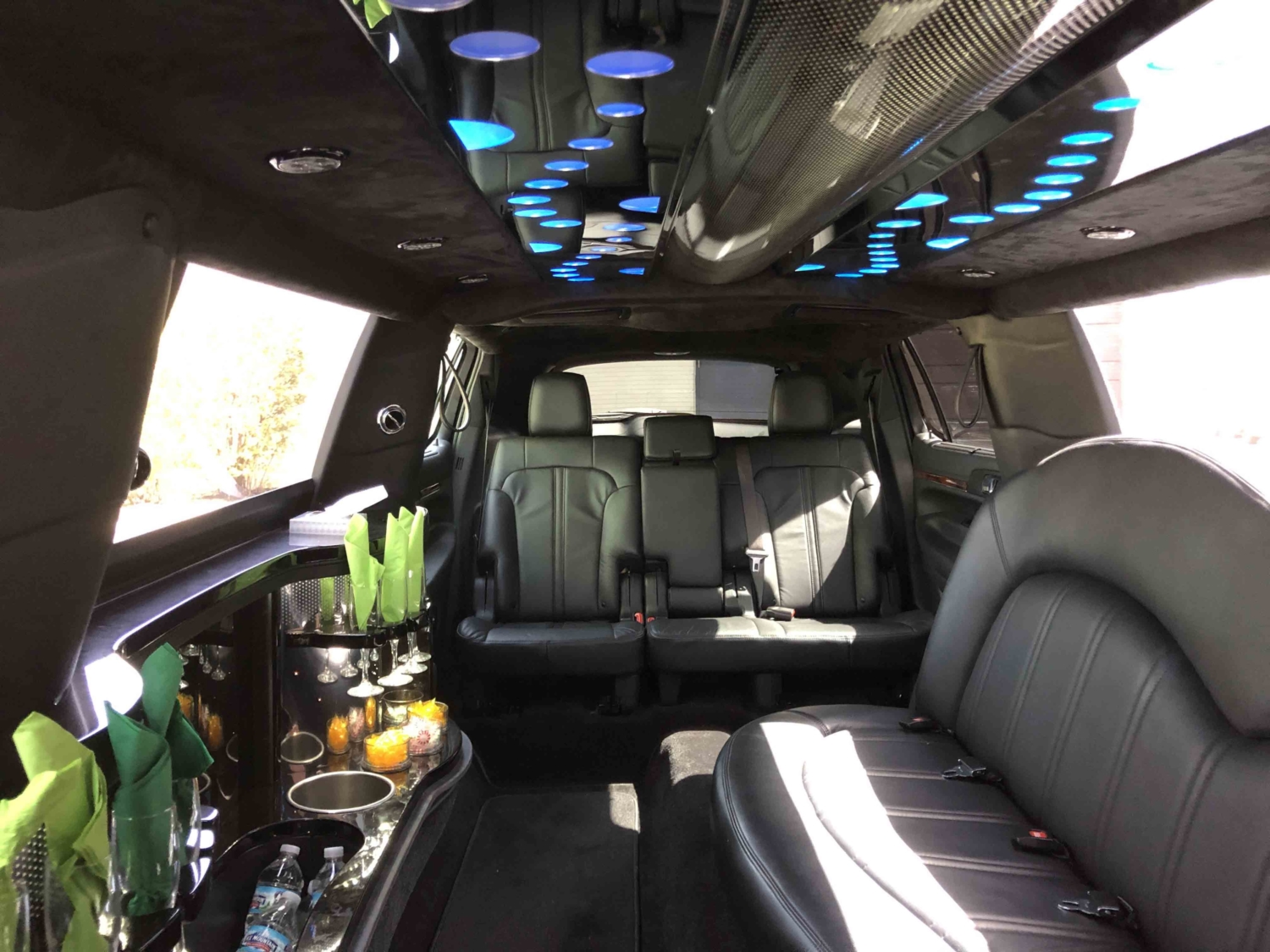 Lincoln Continental Stretch Limousine Interior 01