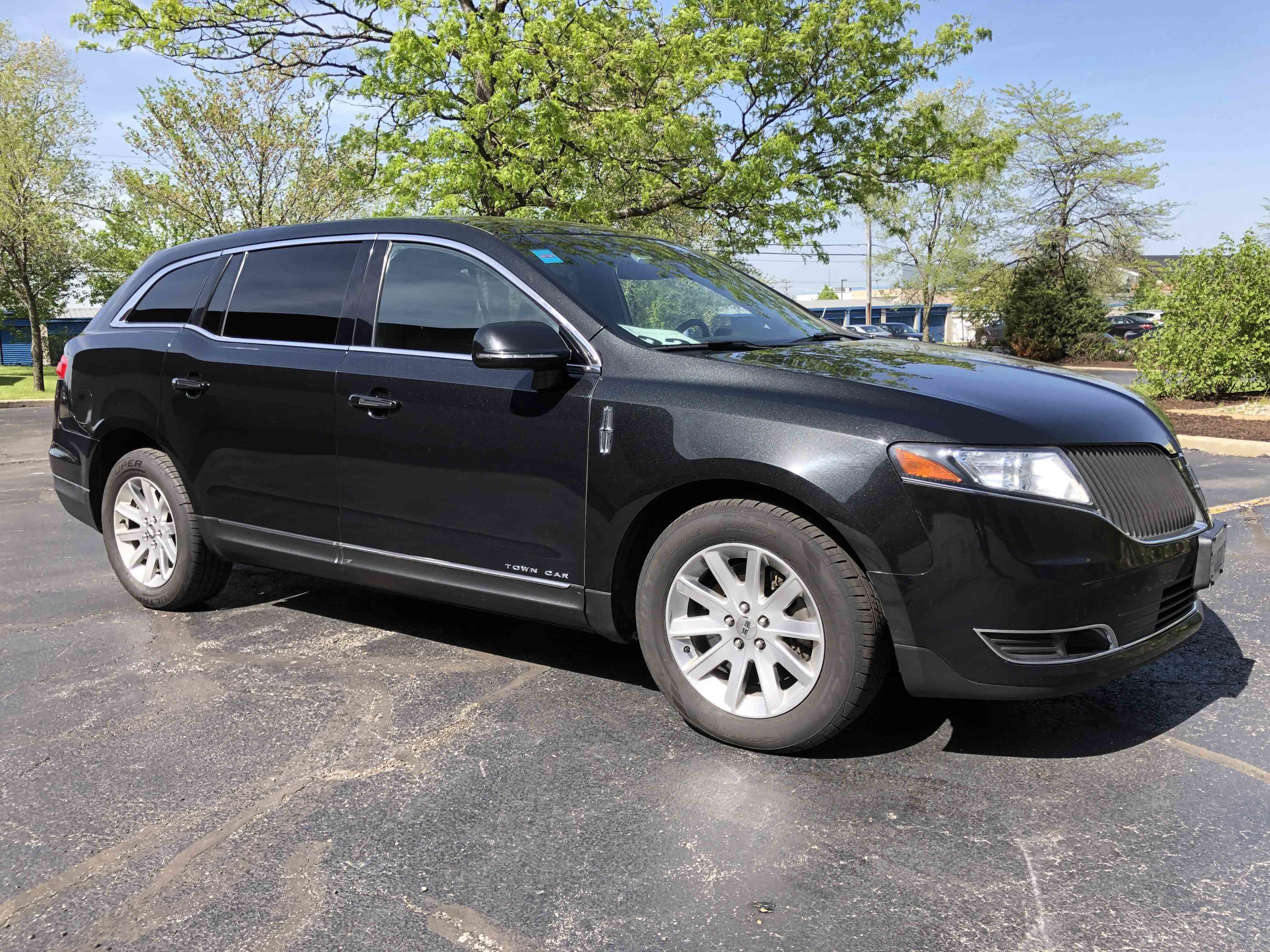 Lincoln MKT Sedan