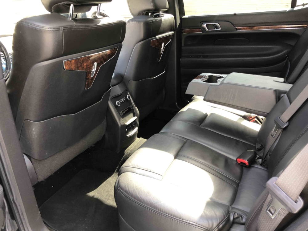 Lincoln MKT Sedan II Interior 01