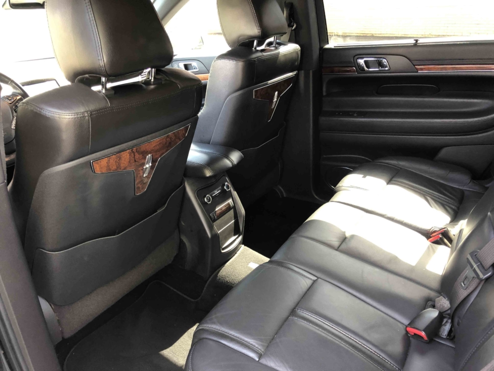 Lincoln MKT Sedan Interior 01